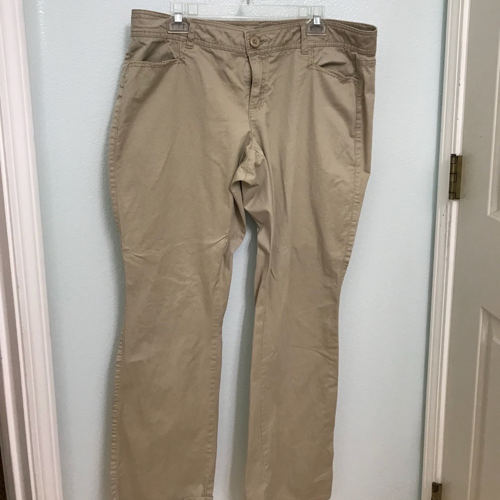 Maurice’s Women’s Khaki Pants